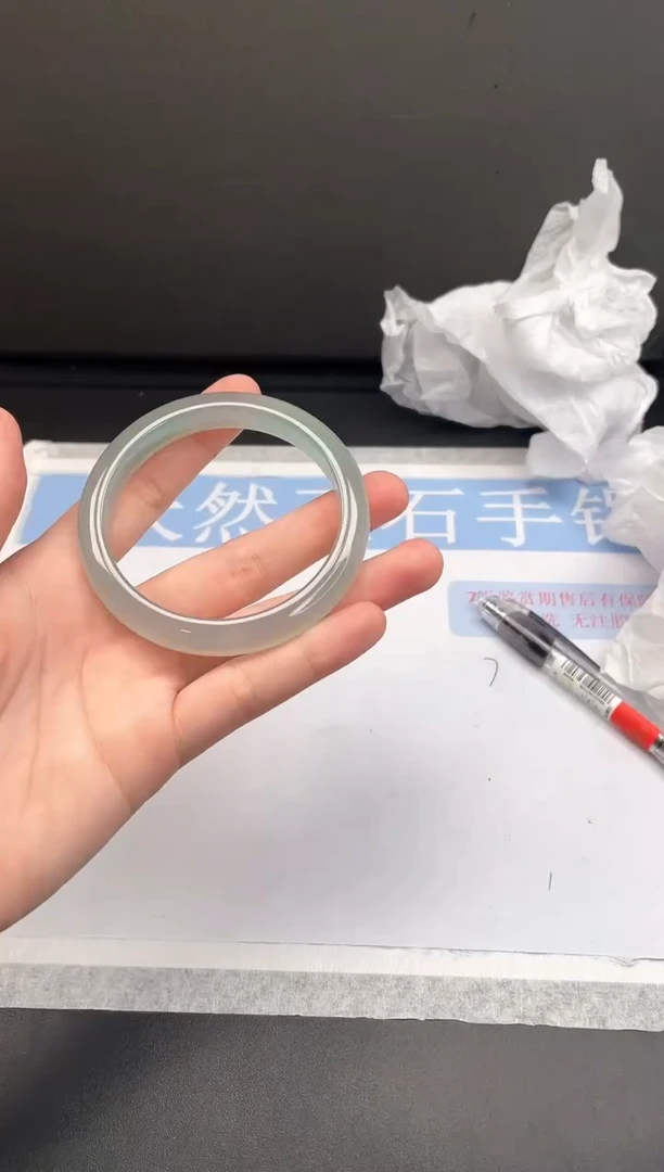 未镶嵌手镯石英质玉27L078