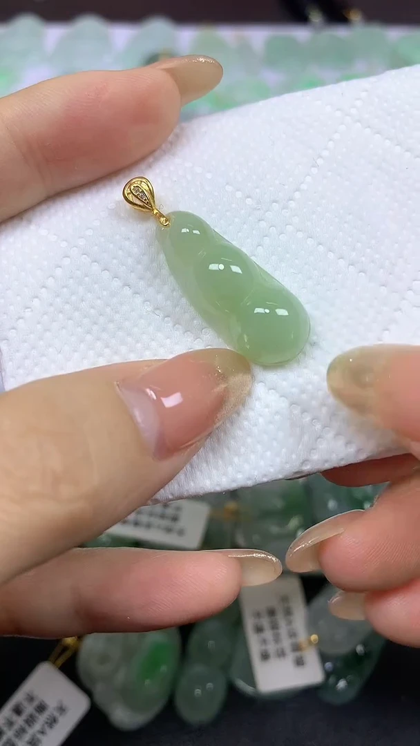 颈饰未镶嵌翡翠A货