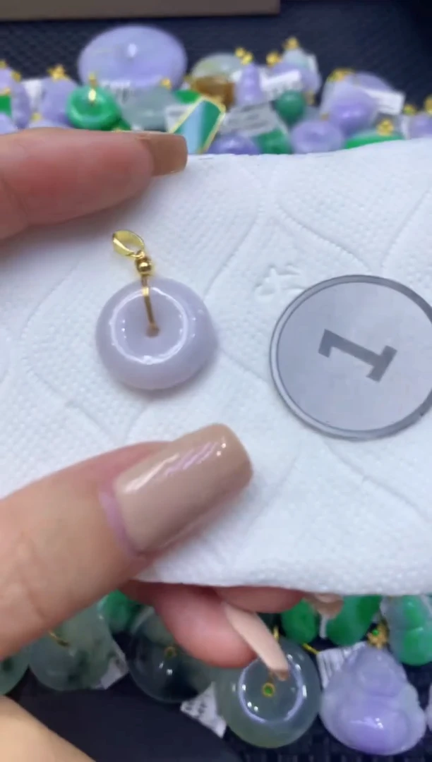 颈饰未镶嵌翡翠天然缅甸翡翠A货