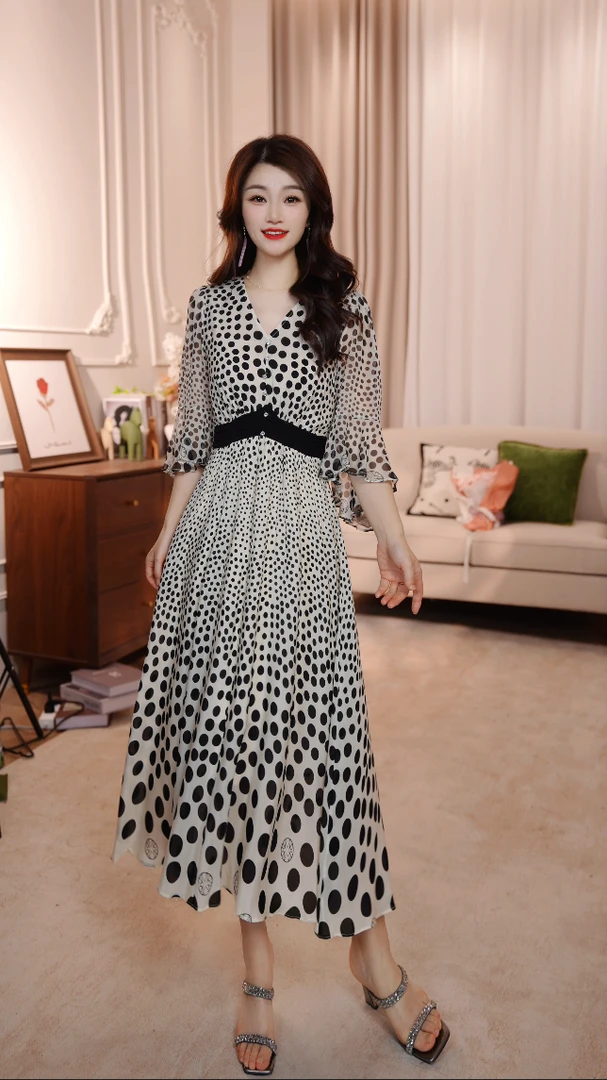 【浪漫波尔卡】25年显白清透名媛风优雅气质收腰高端连衣裙