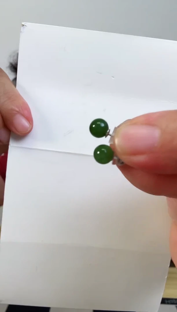 和田玉银S925镶嵌珠宝奇石耳钉微瑕