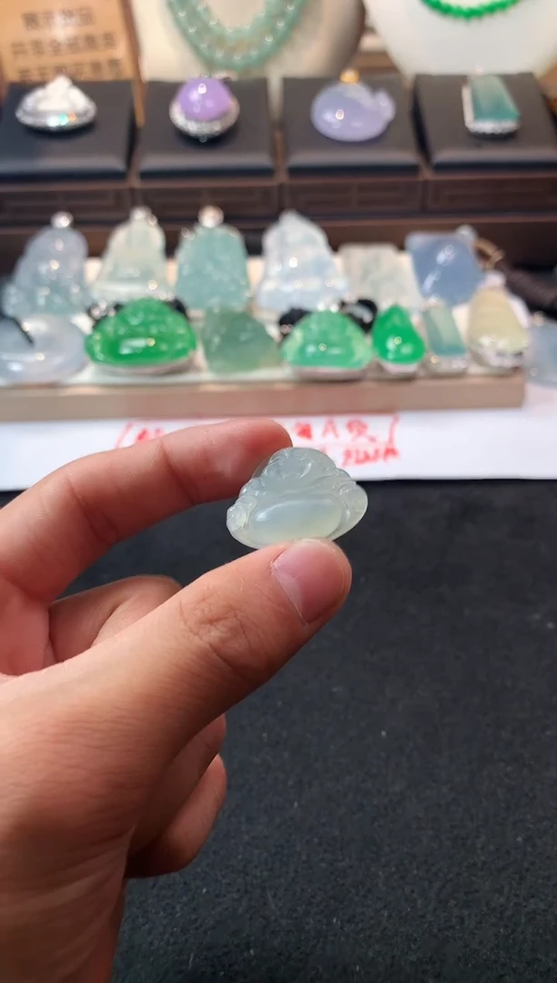 未镶嵌定制翡翠骑****?  5024毛货不退不换