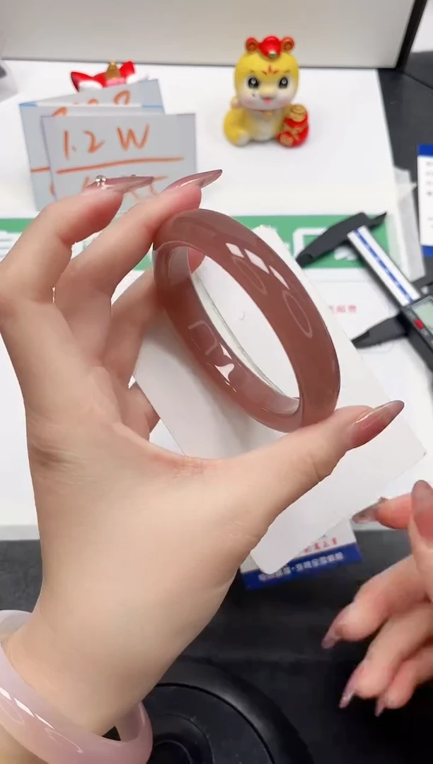 【闪购商品】石英质玉手镯未镶嵌150-64