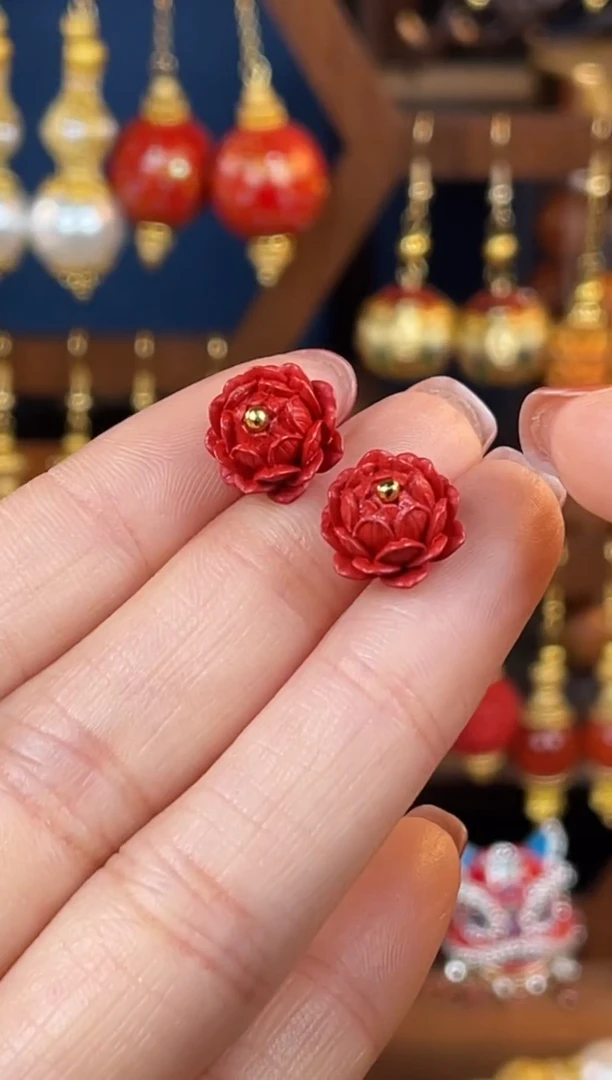 【闪购商品】红红莲花珐琅耳钉