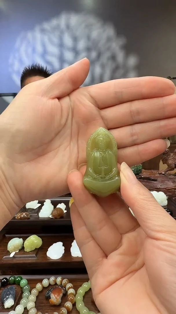 未镶嵌和田玉挂件和田玉挂件