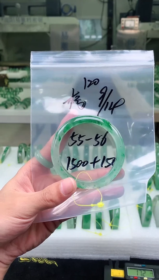 未镶嵌非洲翠手镯石英质玉非洲翠手镯55-56圈口120号