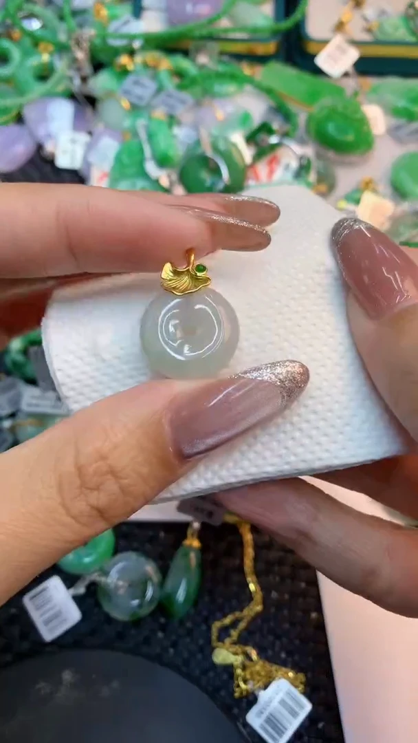 颈饰未镶嵌翡翠1