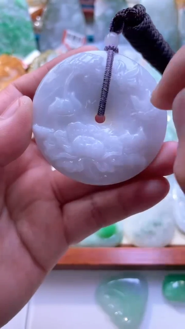 翡翠未镶嵌颈饰扣子