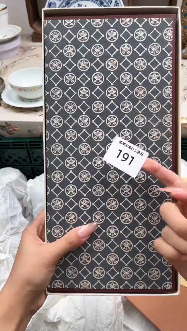 瓷片周****tK         191