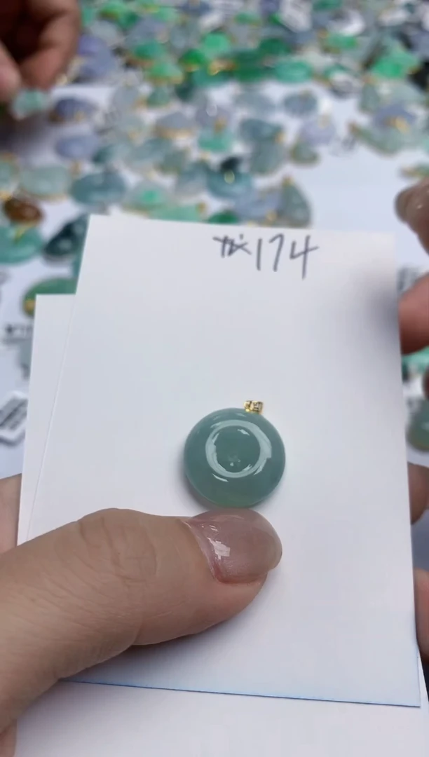 【闪购商品】翡翠颈饰18K金镶嵌天然缅甸翡翠A货