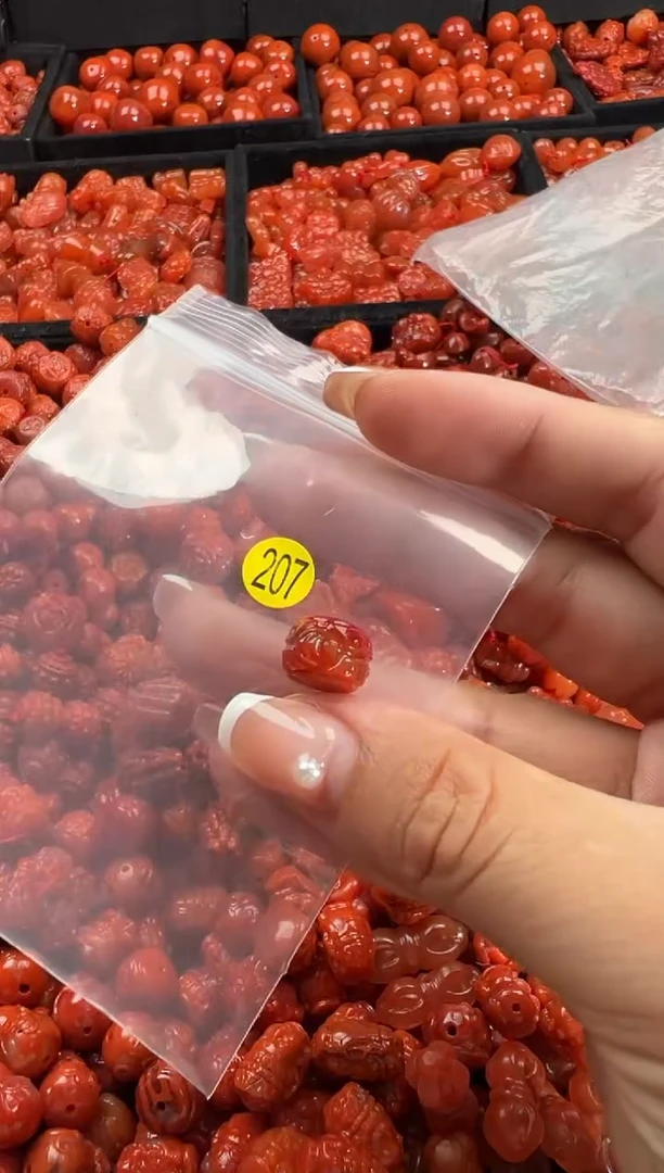 颈饰未镶嵌南红玛瑙1