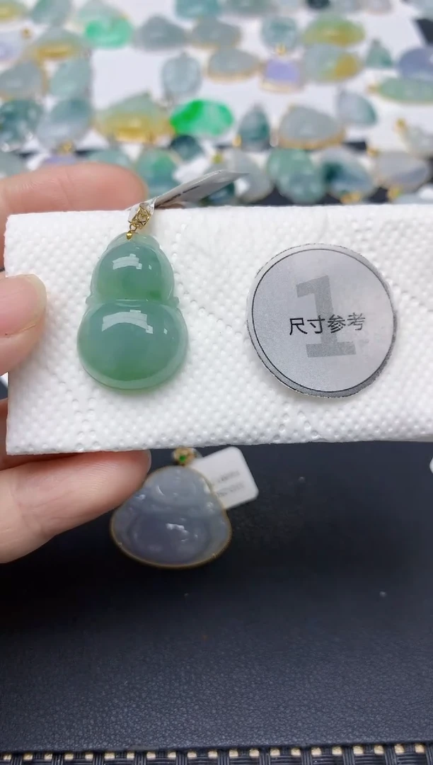 翡翠18K金镶嵌颈饰天然缅甸A货翡翠