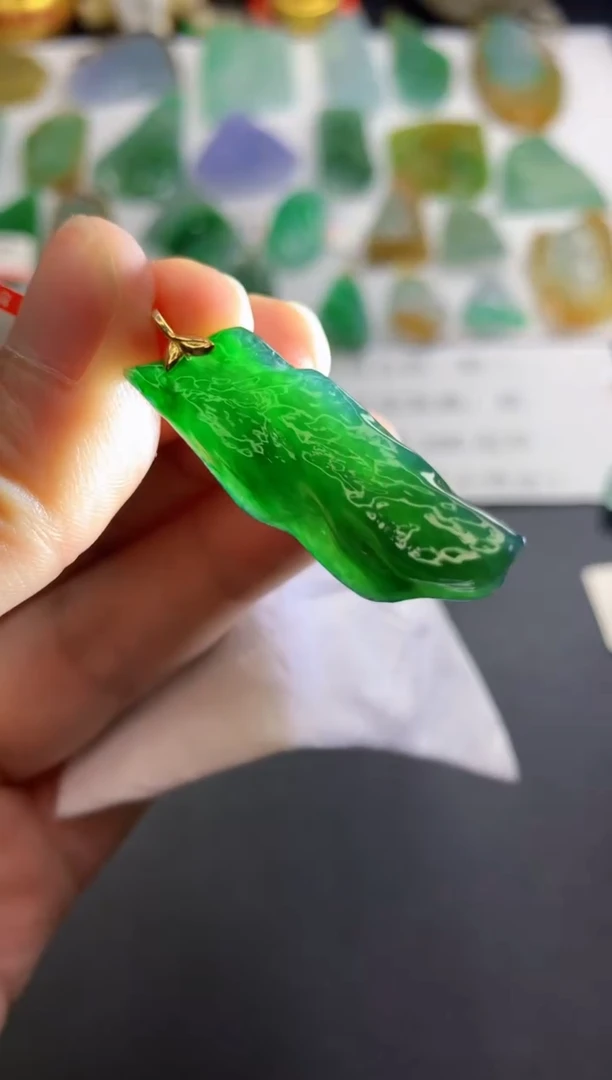 【闪购商品】翡翠吊坠(不含链)未镶嵌5487