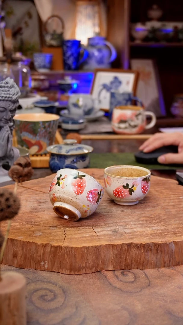 杯子草莓手工手绘手工手绘