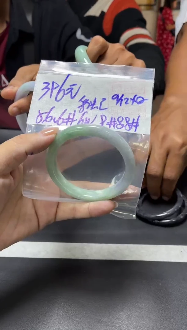 未镶嵌定制翡翠彩*+手镯56.6#396元  毛货需抛光