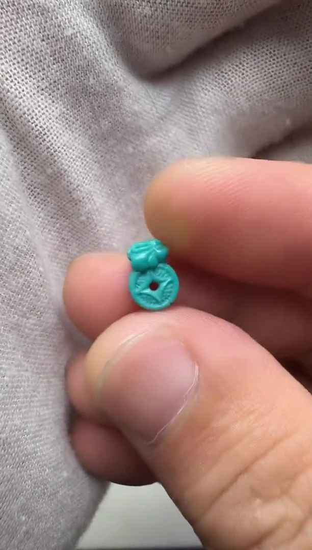 未镶嵌绿松石钱兔左右6.6高9.2厚4.4