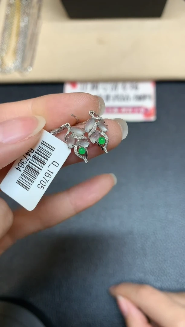 【闪购商品】翡翠耳饰18K金镶嵌【无鉴赏期