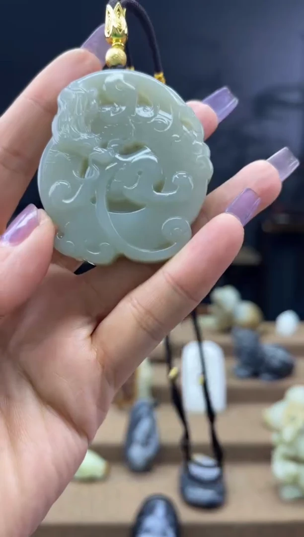 颈饰未镶嵌和田玉1