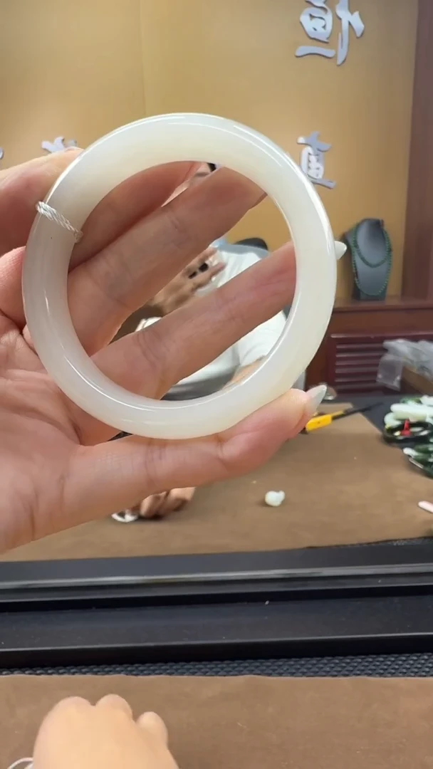 颈饰未镶嵌和田玉手镯55