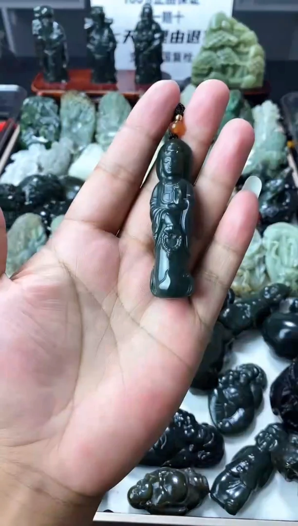 颈饰未镶嵌和田玉1
