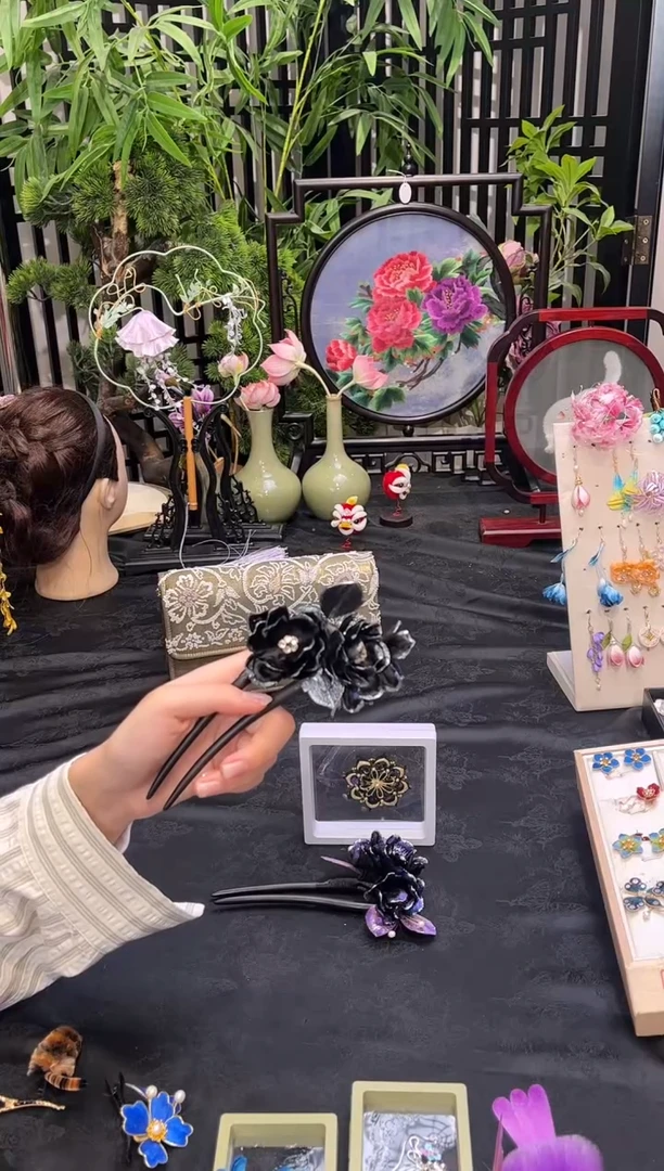 织绣小*子非遗手工苏绣饰品