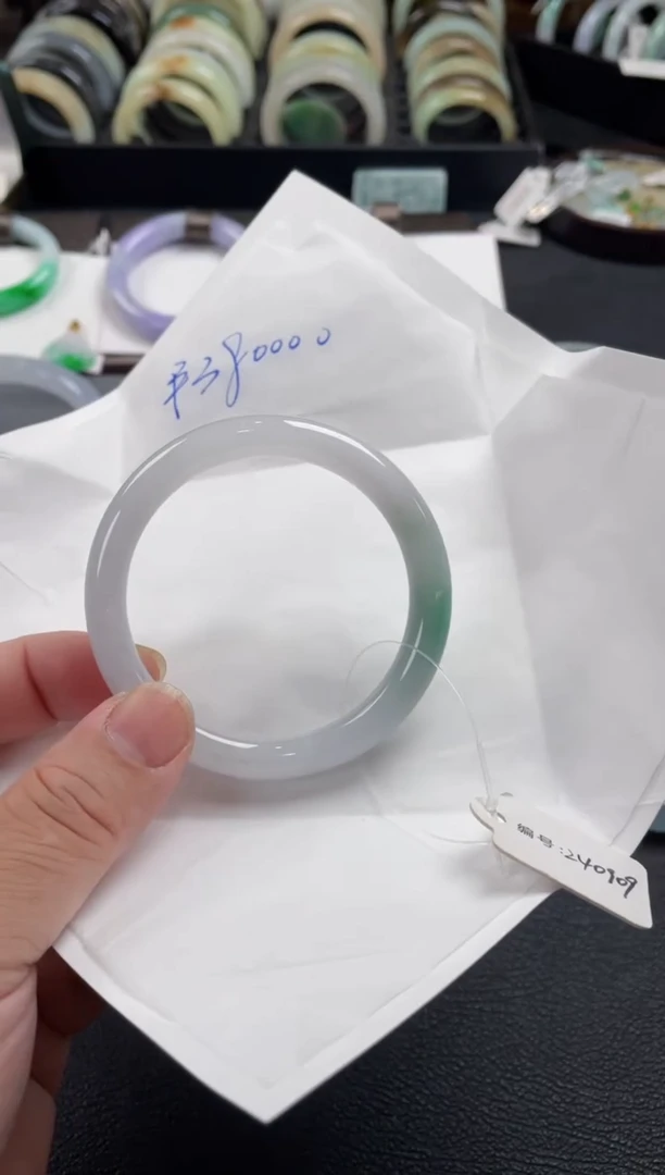 【闪购商品】翡翠手镯未镶嵌有纹裂