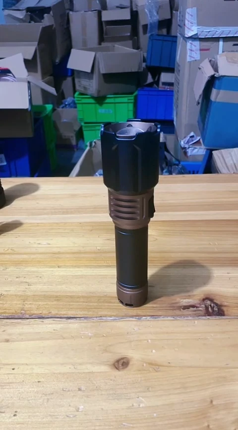 B599变焦白激光带电池26800