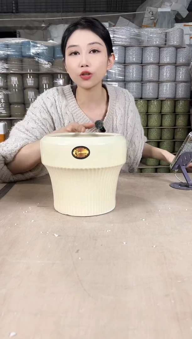【闪购商品】陶瓷圆口半条纹裂纹米黄中号21x19