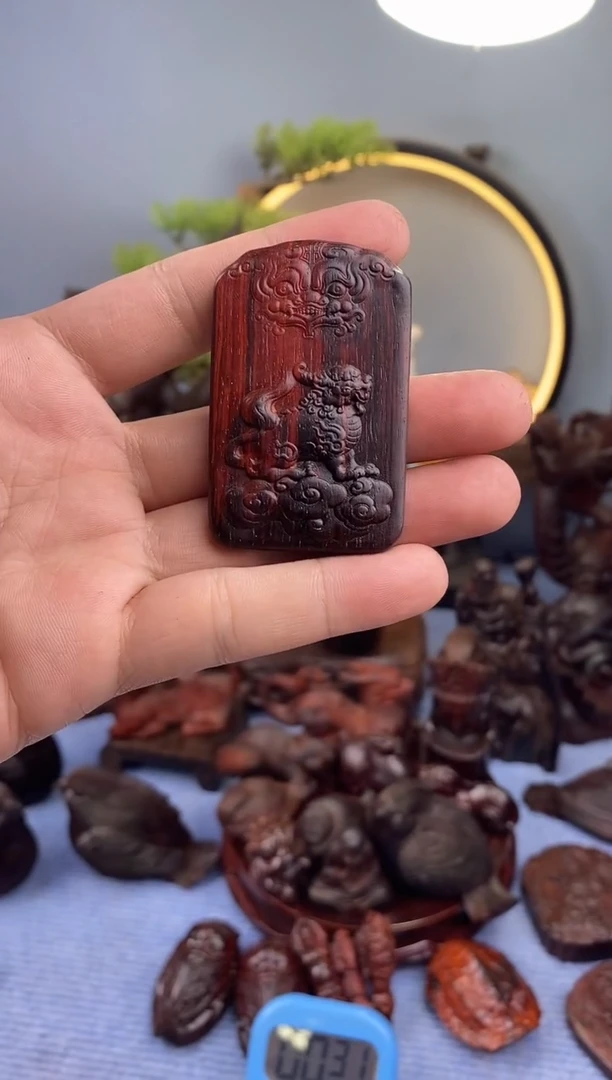 檀香紫檀（小叶紫檀）直*貔貅牌子