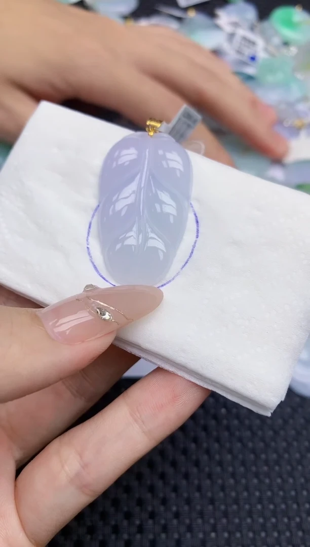 颈饰18K金镶嵌翡翠78   天然翡翠A货  百元以上9米证书费自理