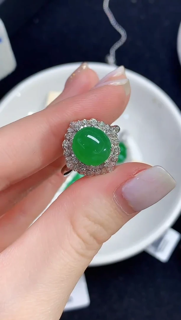 18K金镶嵌戒指翡翠SY