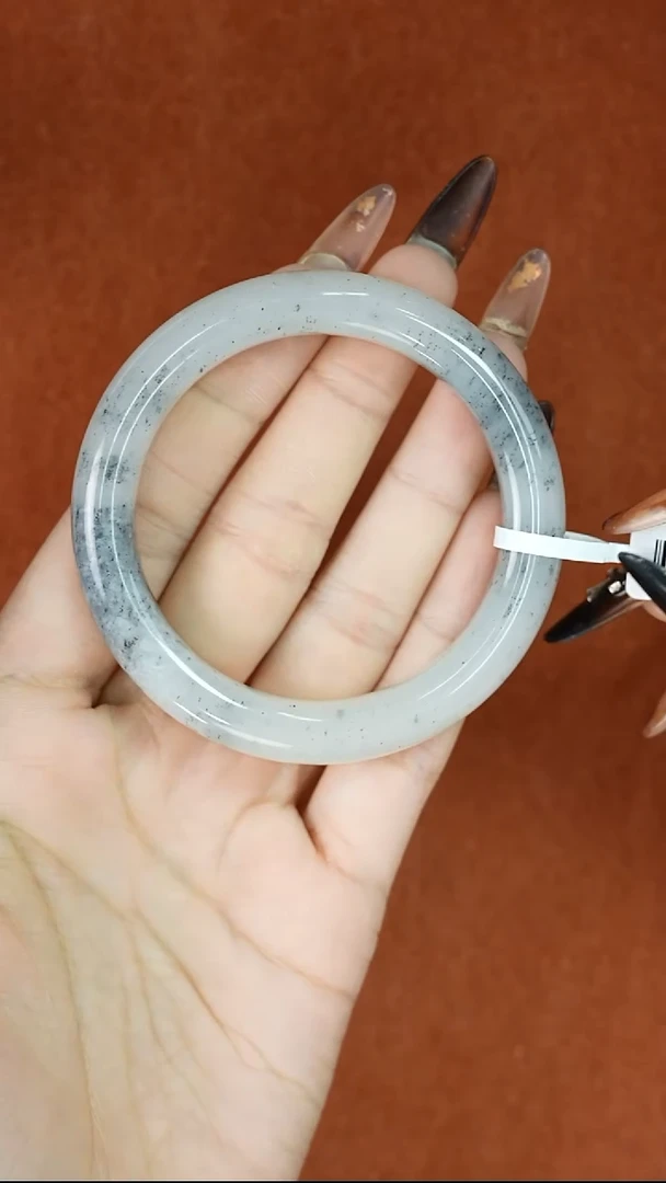 未镶嵌手镯和田玉黑山微色差54+mM