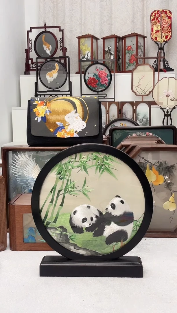 扇子苏绣作品手工摆台