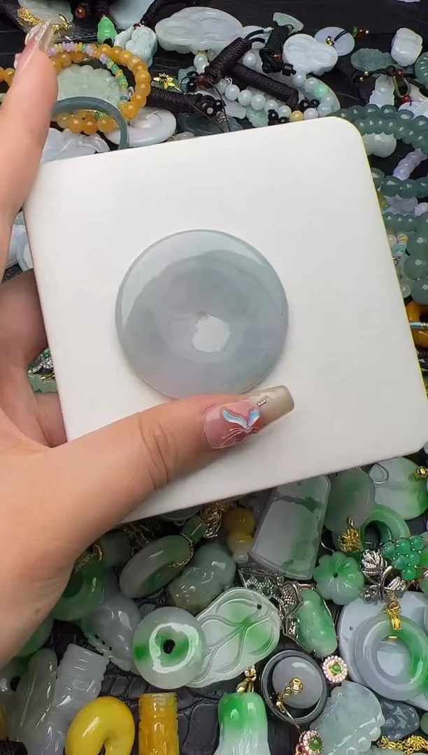 翡翠未镶嵌颈饰天然缅甸翡翠吊坠