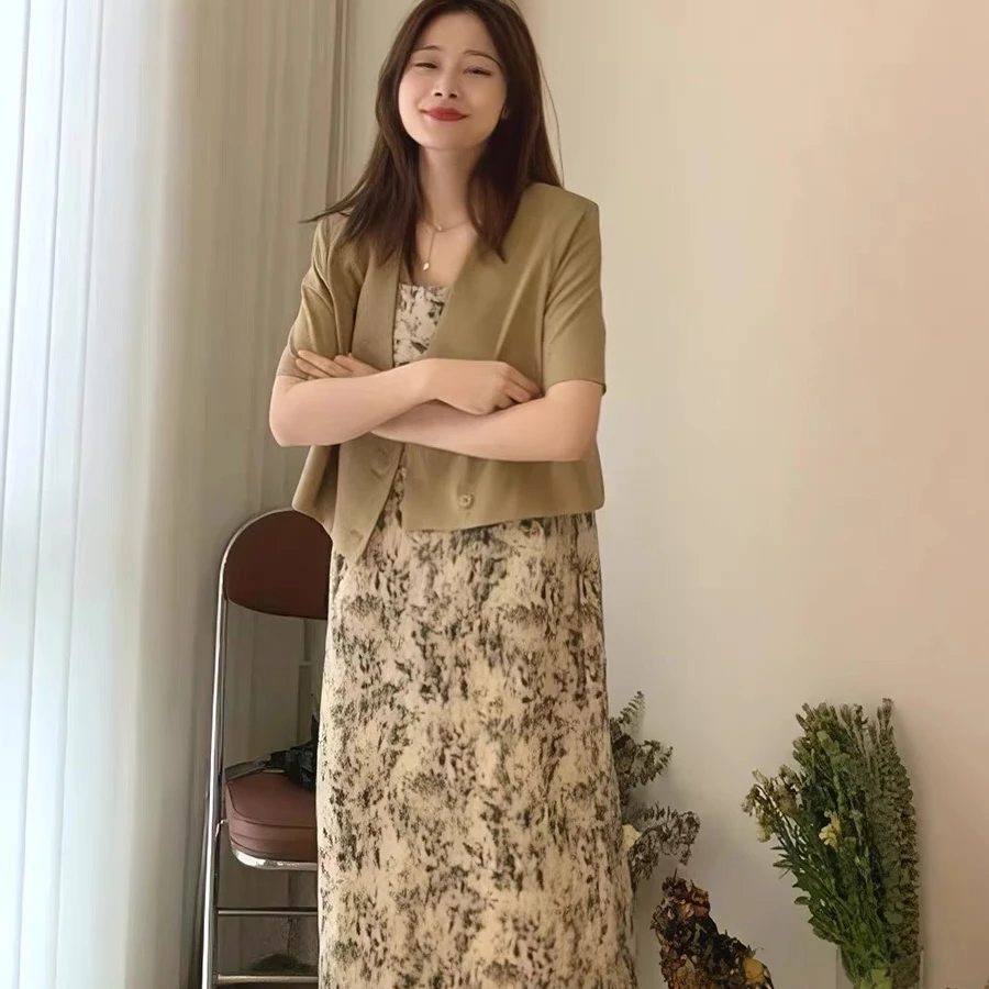 【432】夏季减龄纯色上衣+吊带连衣裙洋气