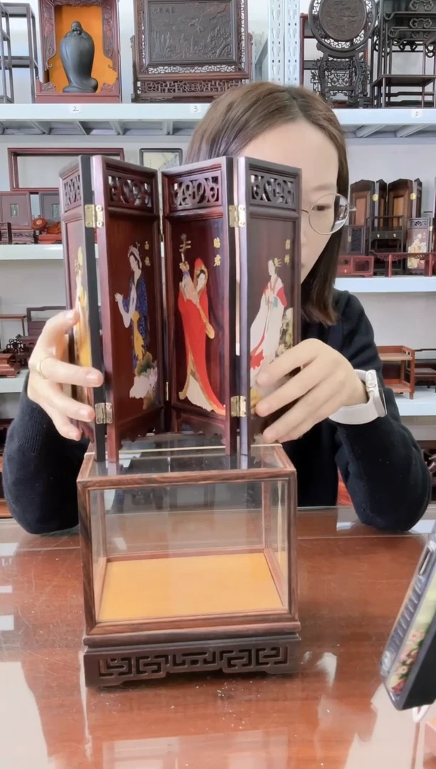 微凹黄檀（南美大红酸枝）屏风加16*12*12玻璃罩   130