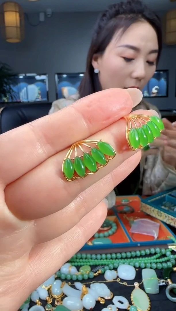 银S925镶嵌和田玉耳饰1