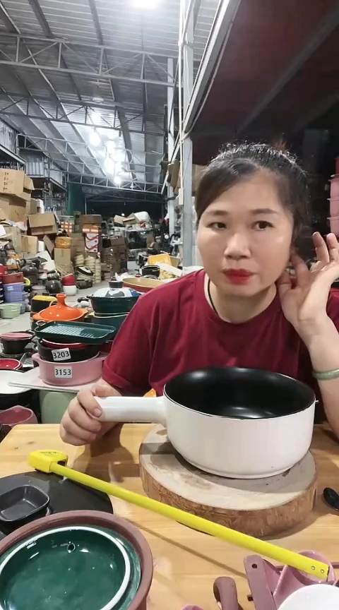 7305瑕疵白色手把锅不带盖