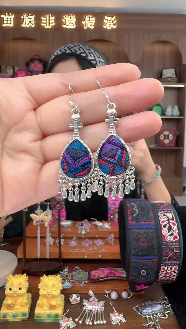 【闪购商品】织绣扶光苗绣传承101