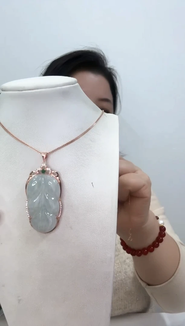 【闪购商品】翡翠吊坠(赠链)银S925镶嵌叶子玫瑰边