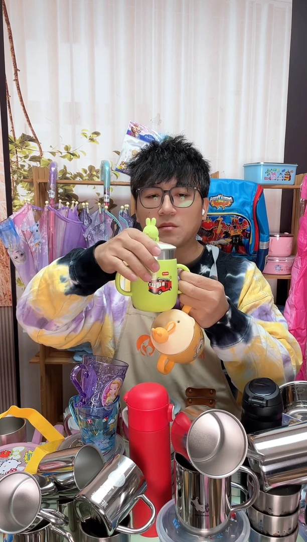 不锈钢双把手水杯