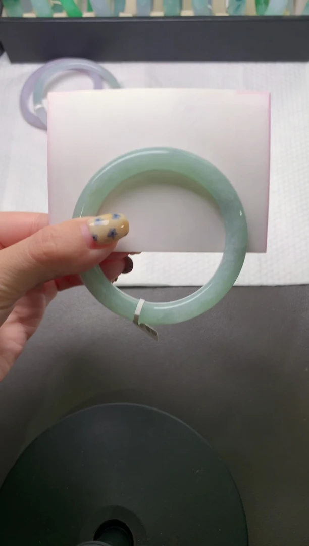 未镶嵌手镯（圆镯）翡翠52.3*8.6*8.6