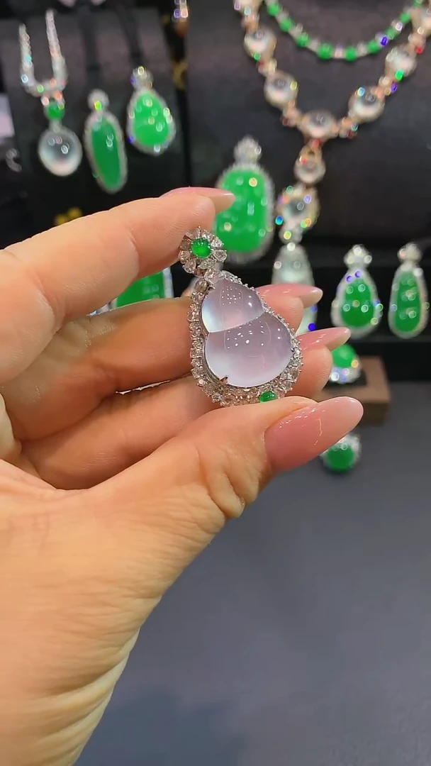 吊坠(不含链)18K金镶嵌翡翠吊坠