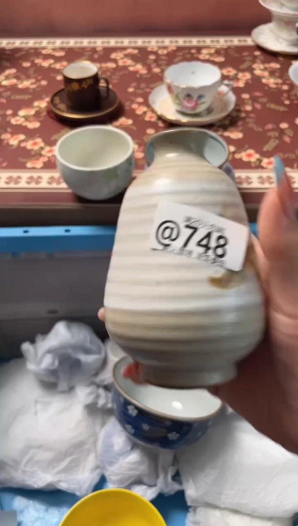 瓷片?****某瓷器瓷器@748