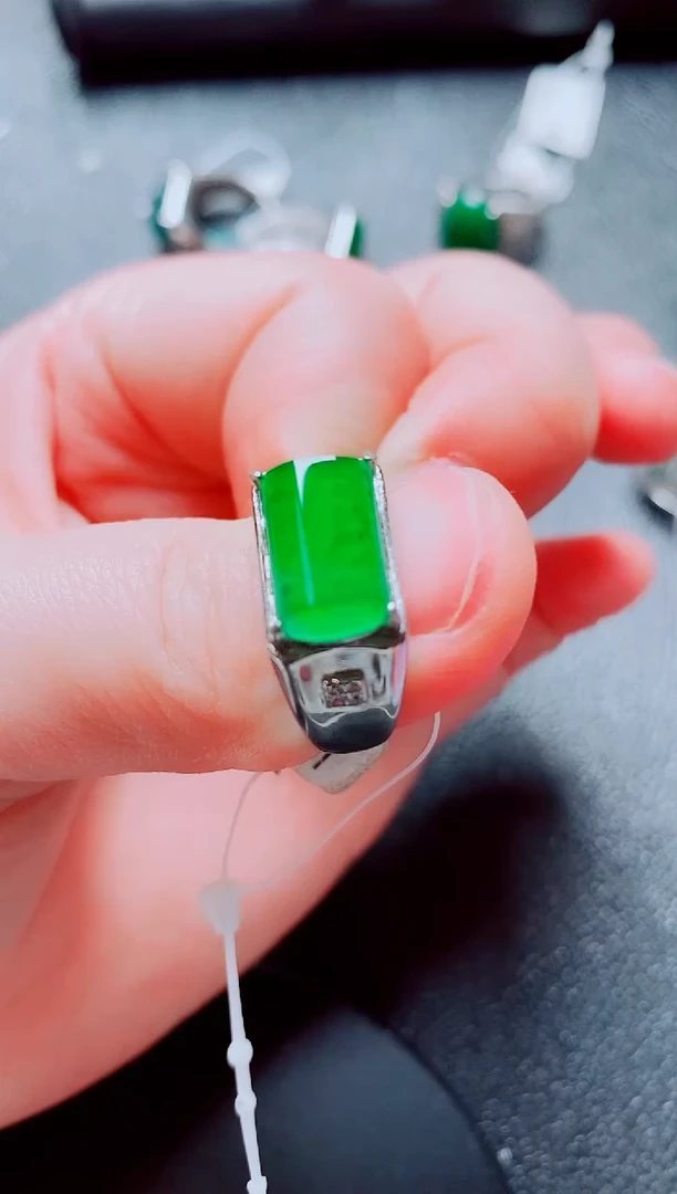 银S925镶嵌戒指翡翠111