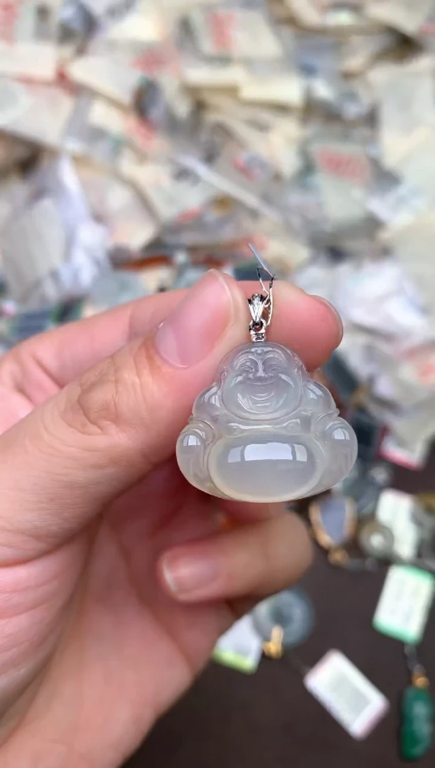 18K金镶嵌挂件翡翠—