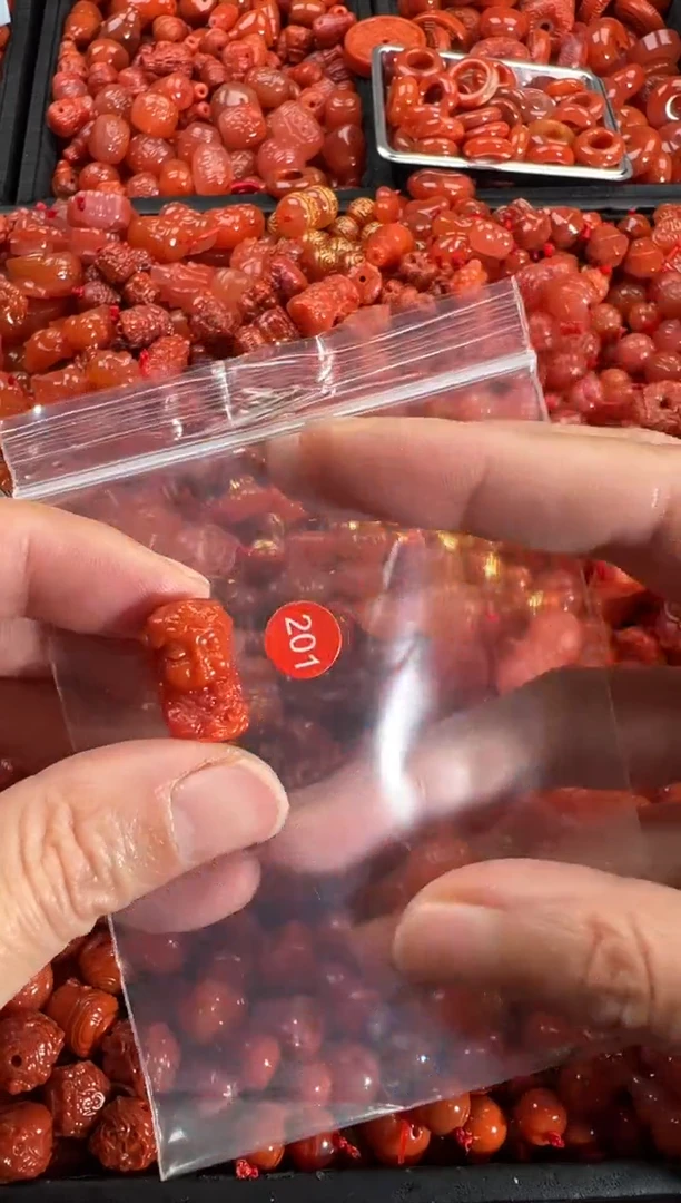 【闪购商品】南红玛瑙颈饰未镶嵌1