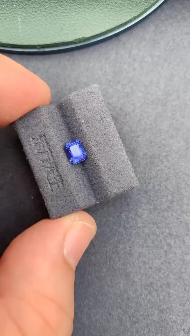 裸石蓝宝石1ct 无烧紫蓝宝 定制