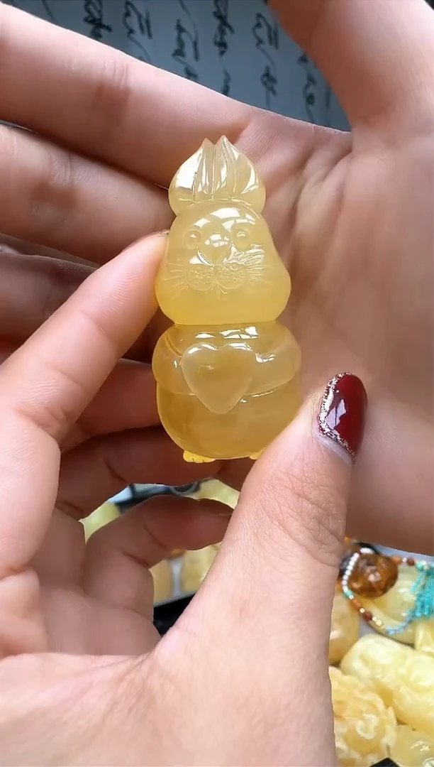 【闪购商品】琥珀裸石未镶嵌挂坠