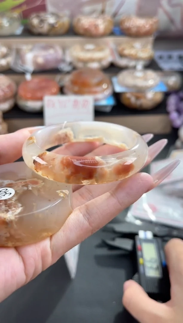 未镶嵌手镯石英质玉54